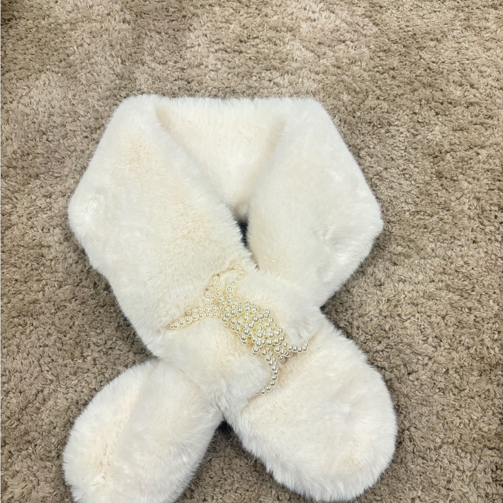NWT White House Black Market Ivory With Beads Neck Faux Fur Puffer Scarf